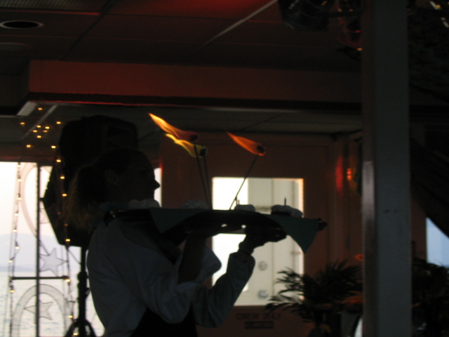 618x457 pixels (106K)